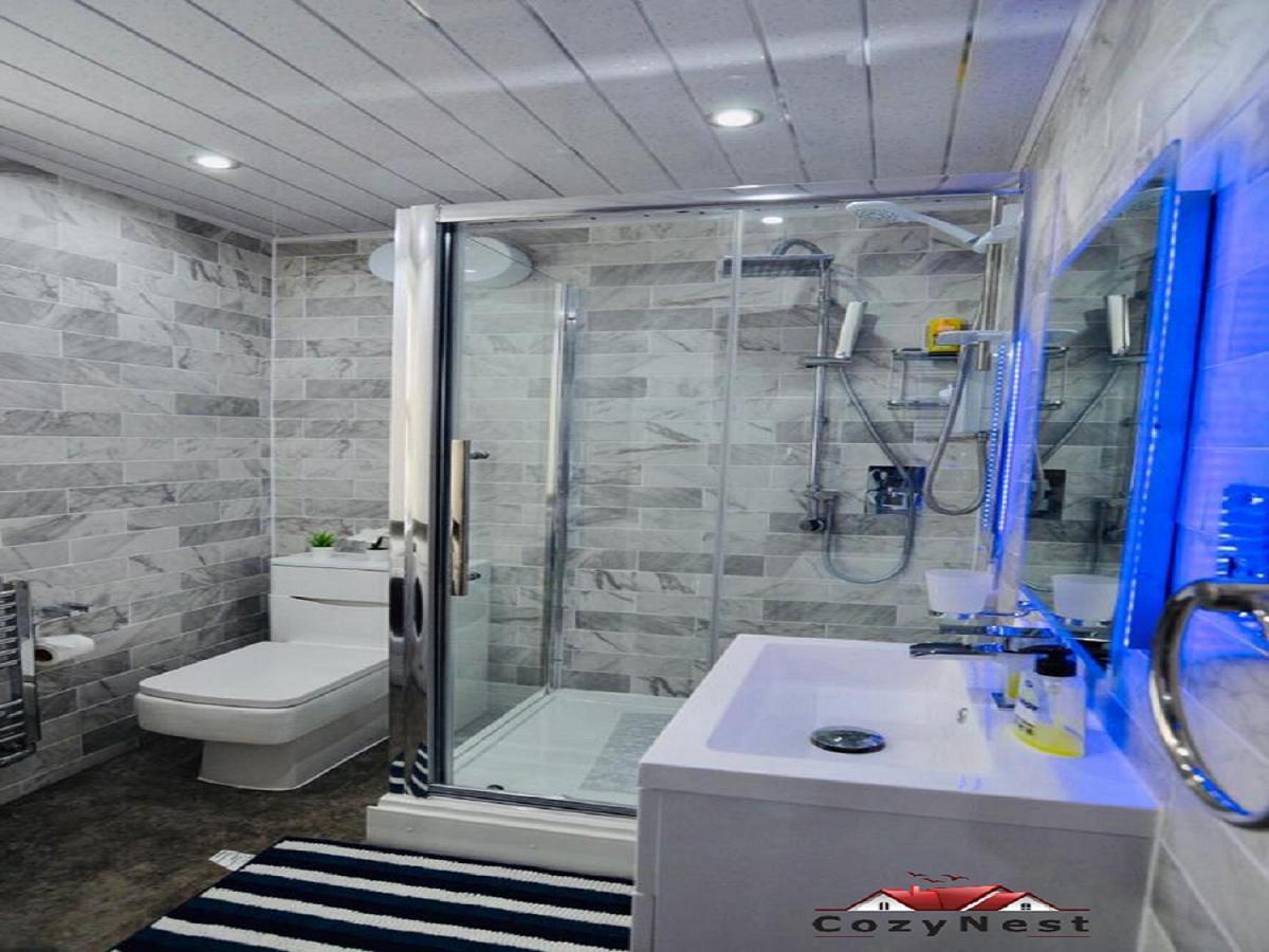 Luxury Central Self Contained Flat By Cozynest レディング エクステリア 写真