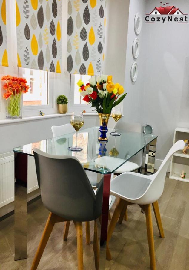 Luxury Central Self Contained Flat By Cozynest レディング エクステリア 写真