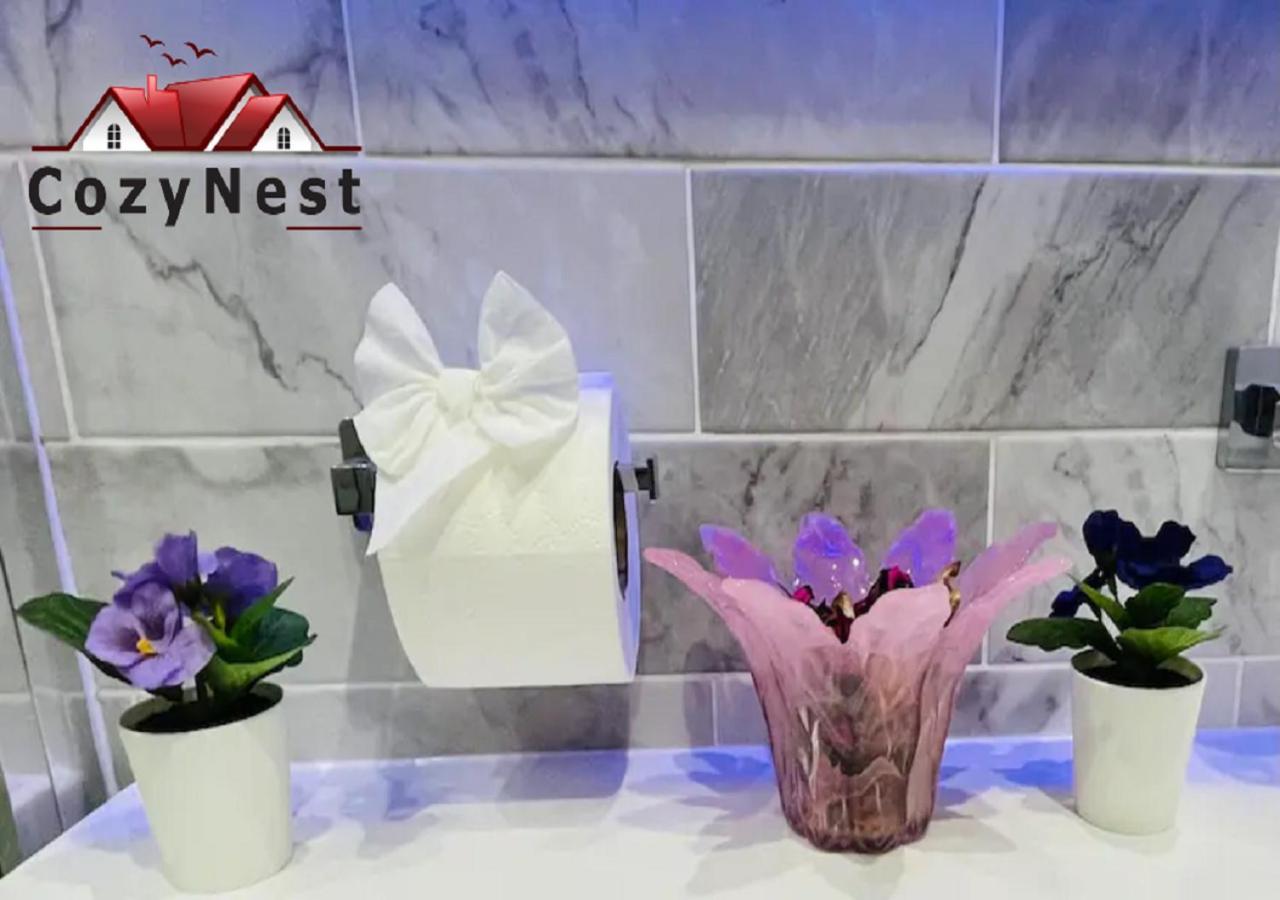 Luxury Central Self Contained Flat By Cozynest レディング エクステリア 写真
