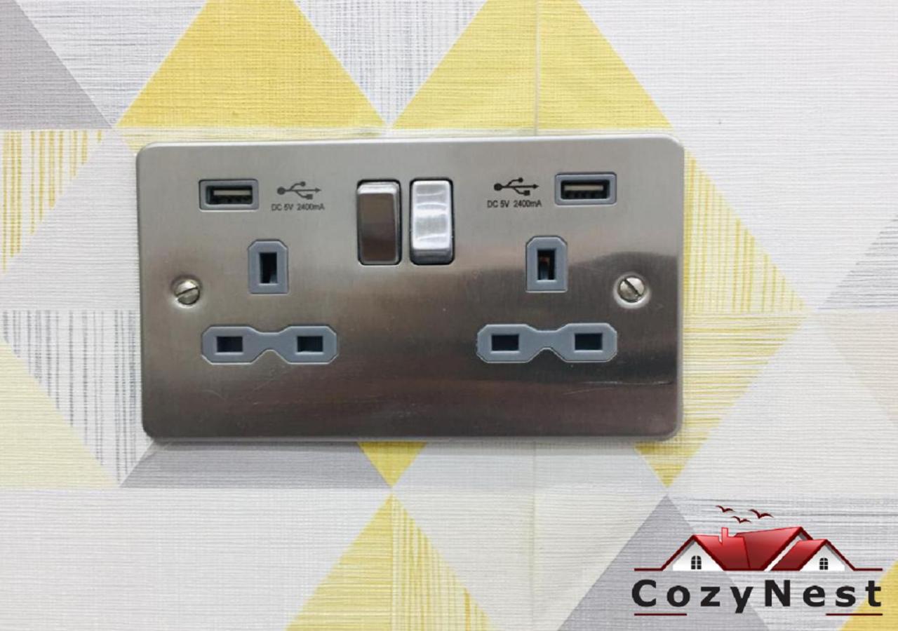 Luxury Central Self Contained Flat By Cozynest レディング エクステリア 写真