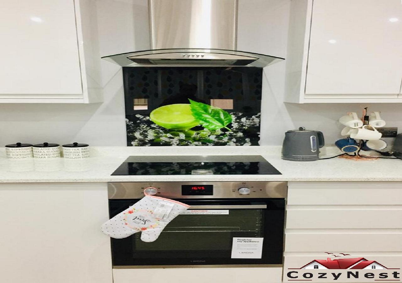 Luxury Central Self Contained Flat By Cozynest レディング エクステリア 写真
