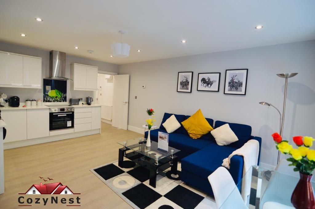 Luxury Central Self Contained Flat By Cozynest レディング エクステリア 写真